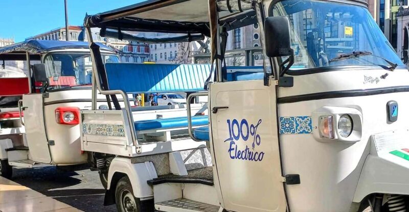 Guided Electric Piaggio Tuk-Tuk Tour of Historic Lisbon - What to Expect During the Tour