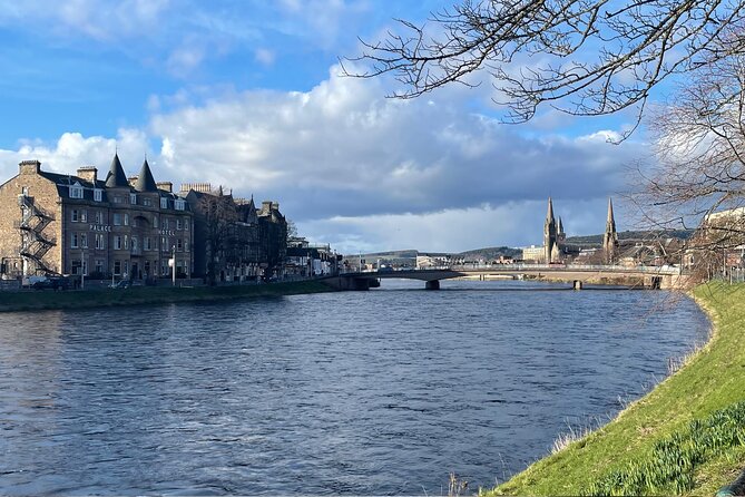 Guided Food and Drink Tour in Inverness - Accessibility and Participation