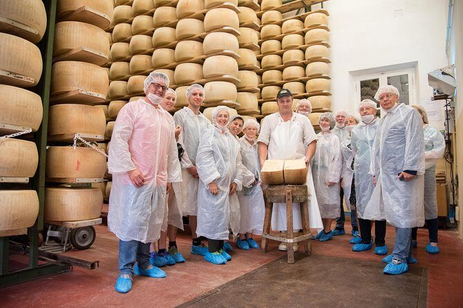 Guided group tour TastyBus: Parmesan Cheese and Parma Ham - Introduction
