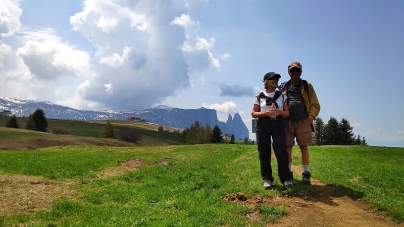 Guided hiking tour in South Tyrol and the Dolomites with IML hiking guide - Transportation and Group Size