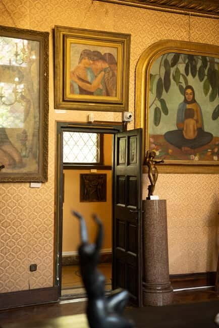 Guided Tour at Museum Frederic and Cecilia Cutescu Storck - Analyzing the Value