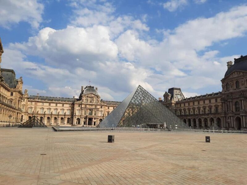 Guided Tour in Italian: Along the Seine and the Latin Quarter - Discovering the Seine and the Opera District