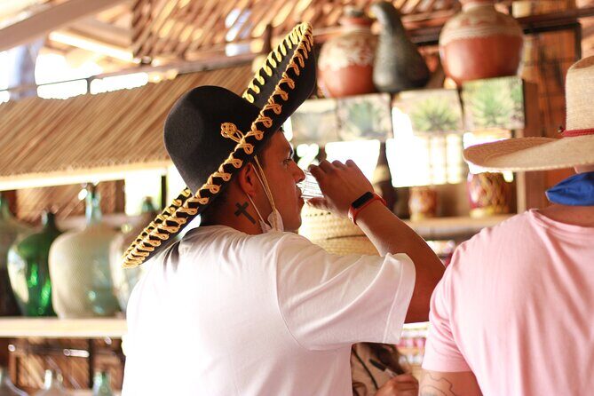 Guided tour of an ancestral Mezcal distillery with transport - FAQ