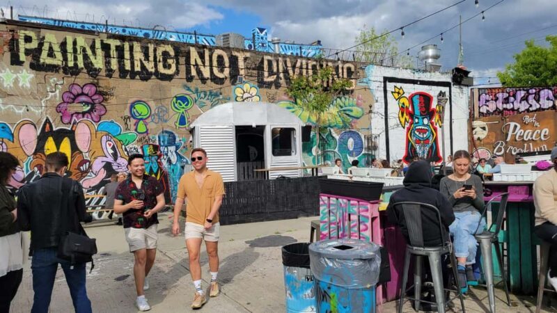 Guided tour of Brooklyn Williamsburg and Dumbo in French - Authentic and Personal: About the Guide