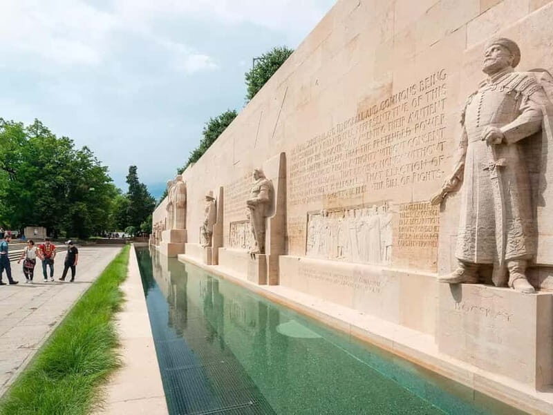 Guided tour of Geneva: Discovering the city's hidden gems - FAQs