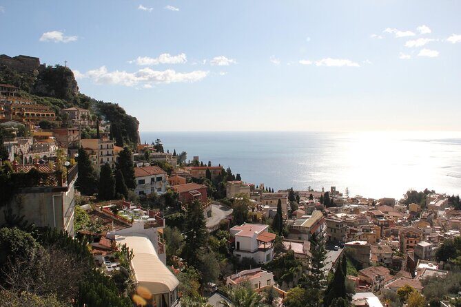 Guided tour of Giardini Naxos, Castelmola, Taormina from Catania - Key Points