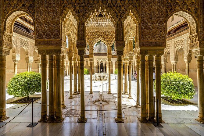 Guided tour of La Alhambra with tickets included - FAQ