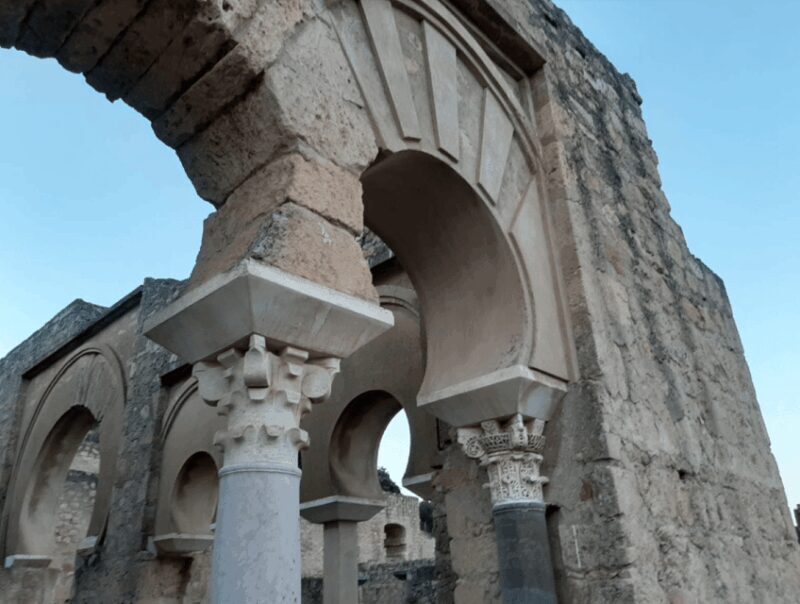 Guided tour of Medina Azahara only in french - A Deep Dive into the Medina Azahara Guided Tour