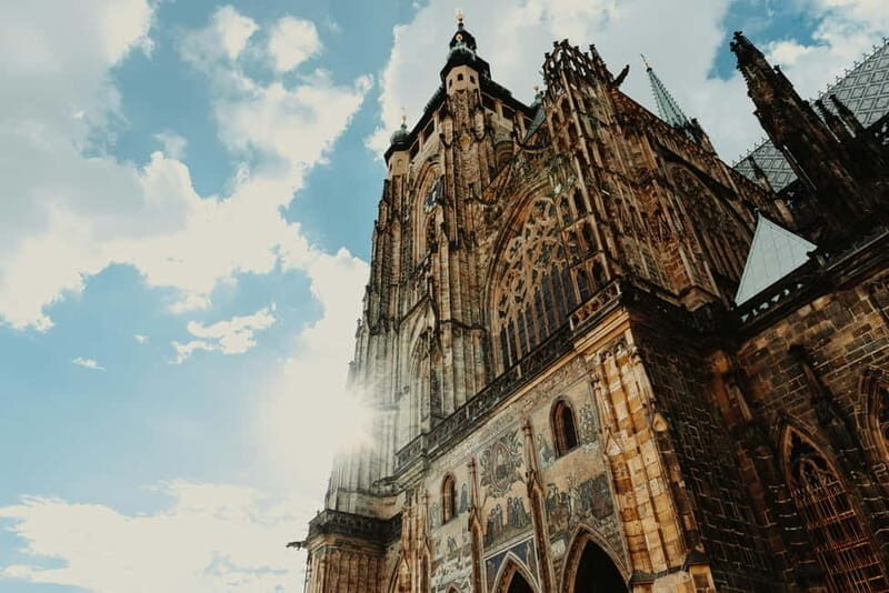 Guided Tour of Prague Castle with Ticket and Transport - FAQ
