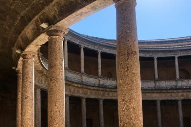 Guided Tour of the Alhambra and Nasrid Palaces. - Key Points