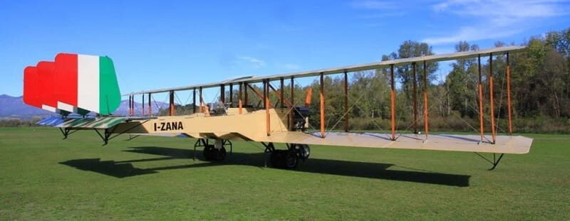 Guided tour of the Museum of Old Flying Machines - What to Expect During the Tour