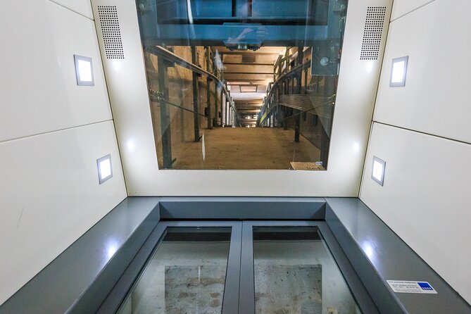 Guided Tour of the New Town Hall in Hanover - Exploring the New Town Hall