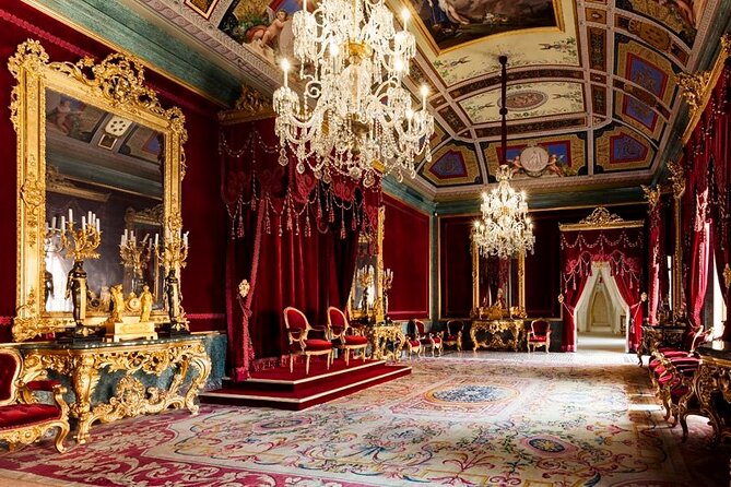 Guided Tour of the Royal Palace of Aranjuez - Group Size and Accommodations