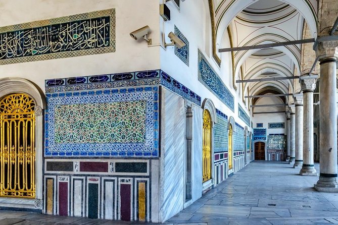 Guided Tour of Topkapi Palace Museum & Harem With Skip-The-Line - Inclusions