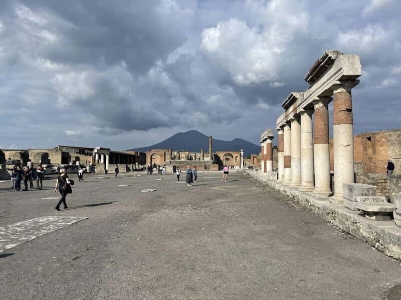 Guided Tour Pompeii And Vesuvius from Positano Skip the Line - Key Points