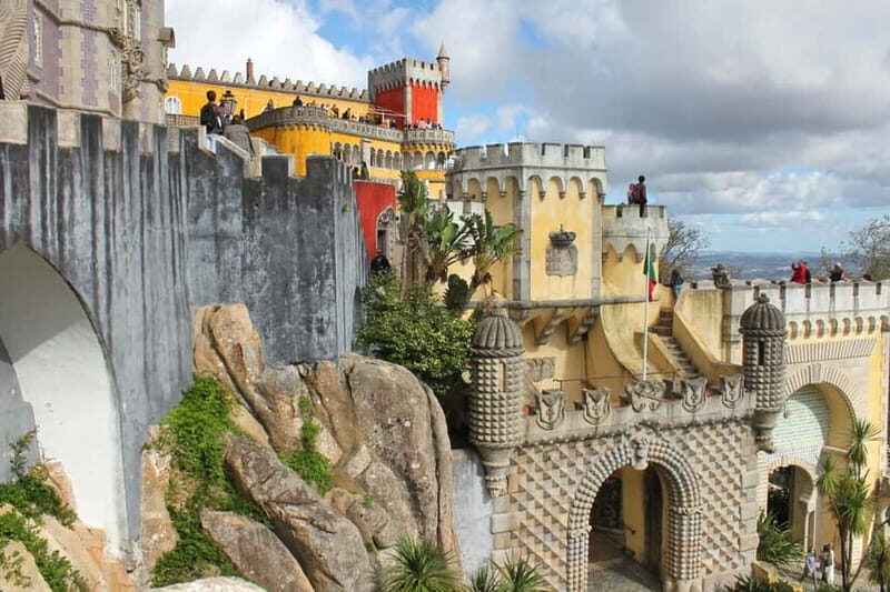 Guided Tour to Sintra, Pena,Regaleira,Cabo da Roca & Cascais - Introduction to the Tour Experience