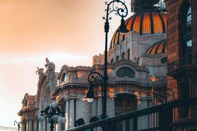 Guided Tour Visiting Historical Monuments at Night - Practical Details and Value