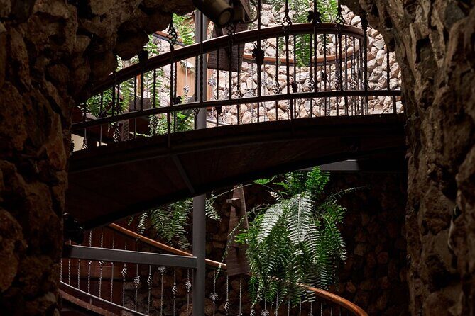 Guided Tour with 6 Wine Tasting - Introduction to the Winery and Its Unique Setting