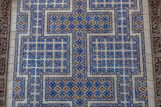 Guided Tour Zócalo to Palaces, Churches and Pyramids - FAQs