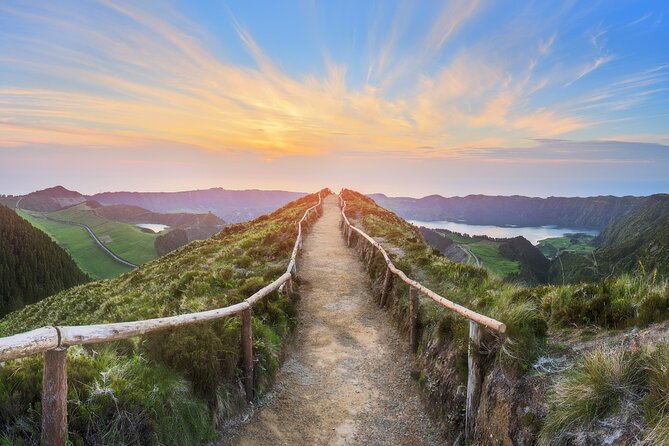 Guided Tours Sete Cidades and Lagoa Do Fogo Full Day - Exploring Sete Cidades