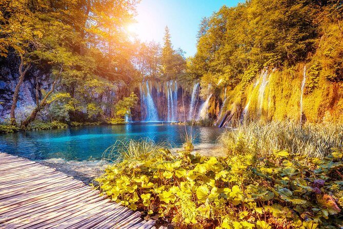 Guided transfer from Split to Zagreb with Plitvice Lakes stop - Key Points