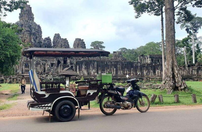 Guided Trip to Angkor Wat, Angkor Thom & Ta Prohm by Tuk Tuk - Mid-Morning: Angkor Thom and Bayon