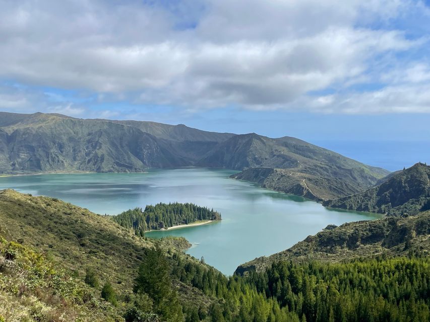 Guided Van Tour Sete Cidades, Lagoa Do Fogo – Volcanic Lakes - Discovering Lagoa Do Fogo