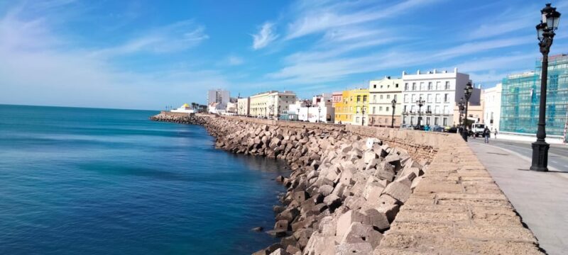 Guided visit on foot through Cádiz: stories from the hand of a local guide - The Itinerary and Highlights