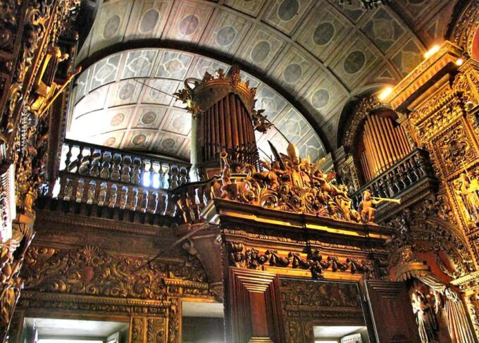 Guided Visit to the Enchanting Montserrat Monastery - Tour Inclusions and Important Considerations