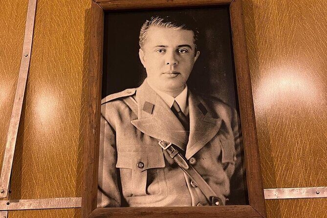 Guided Walking Tour: Dictator's Footprints Enver Hoxha in Tirana - Analyzing the Tour: A Step-by-Step Breakdown
