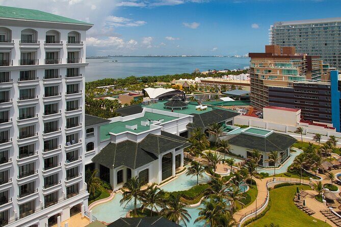 Guided Walking Tour in Cancun - Exploring the Itinerary in Detail