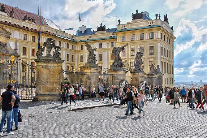 Guided Walking Tour in Prague - Key Points
