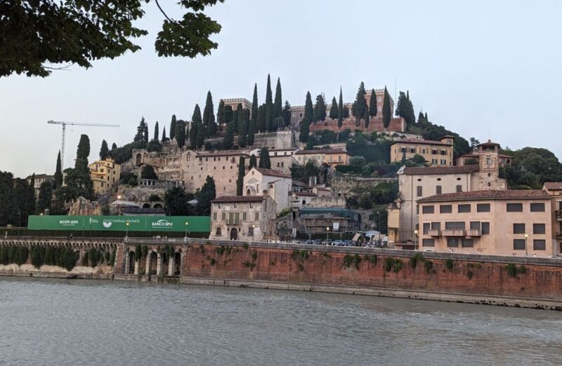 Guided Walking Tour in Verona - Ponte Pietra