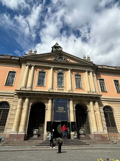 Guided Walking Tour of Stockholm's Gamla Stan - A Practical Look at the Tour Experience