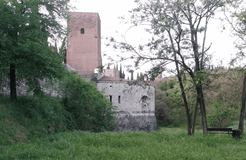 Guided Walking Tour on Verona Hillside - Scenic and Historical Features