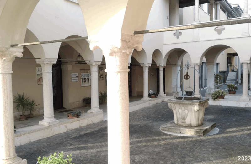 Guided Walking Tour on Verona Hillside - Natural and Cultural Experience