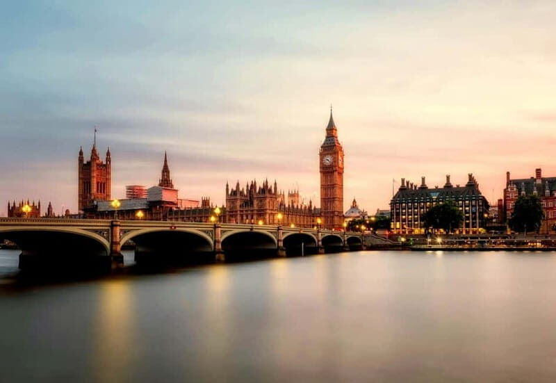 Guided Walking Tour - Tower Bridge to Buckingham Palace - Exploring Londons Landmarks with a Local Guide