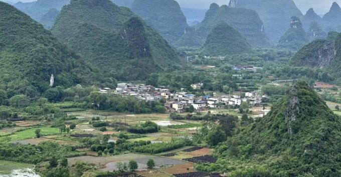 Guilin: 3-Day Private Tour With Longji and Yangshuo - Cruising the Li River