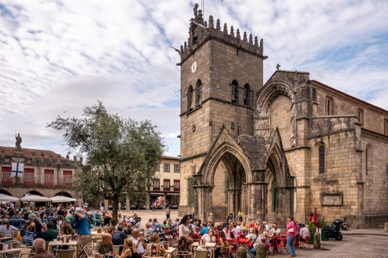 Guimarães: Flexible Walking Tour in Historic Center - Why This Tour Works Well for Travelers