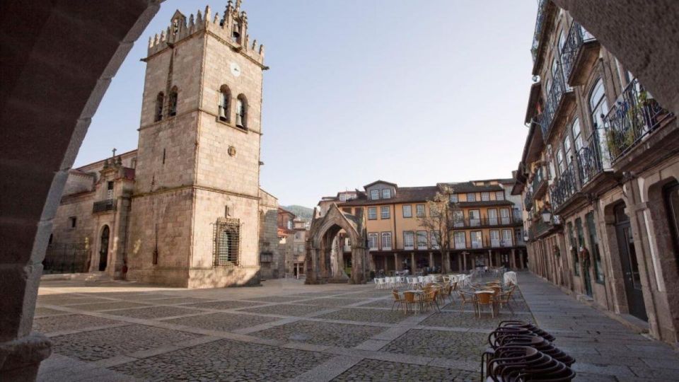 GUIMARÃES: HD TOUR GUIMARÃES MERCEDES V EXT LONG - Minho Region and Guimarães