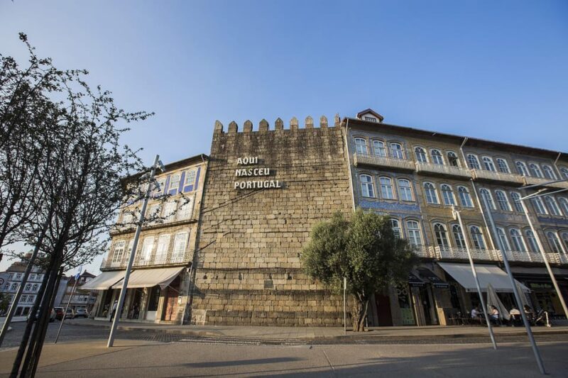 Guimaraes Local Tours ; Visit the Castle , Palace and City - An In-Depth Look at the Guimaraes Tour