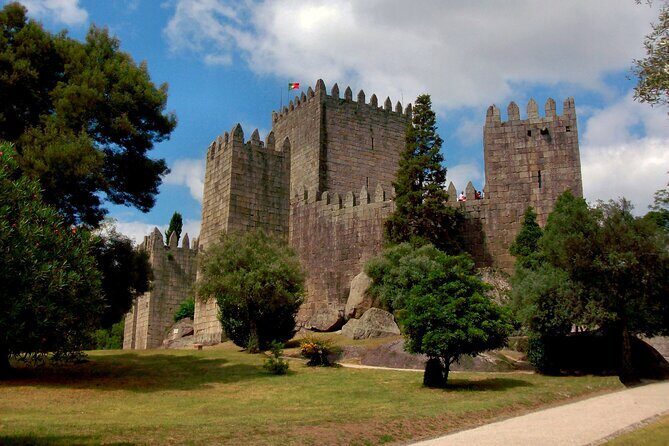 Guimarães Medieval Tour - Exploring Guimarães: A Detailed Review