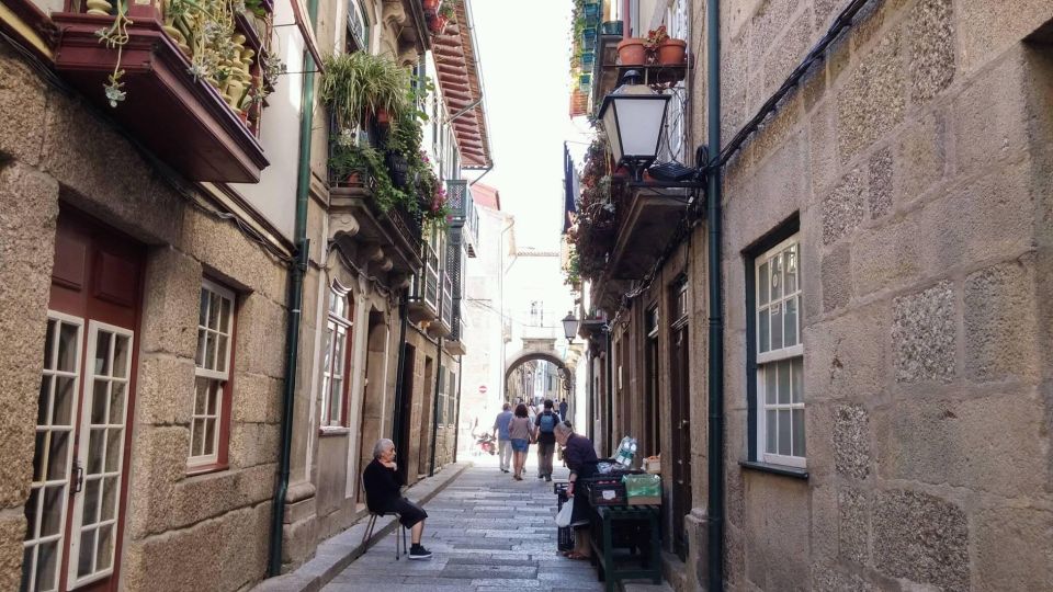 Guimarães Tour (4 Hours): From Porto; City Tour - Half Day Trip - Pickup Locations