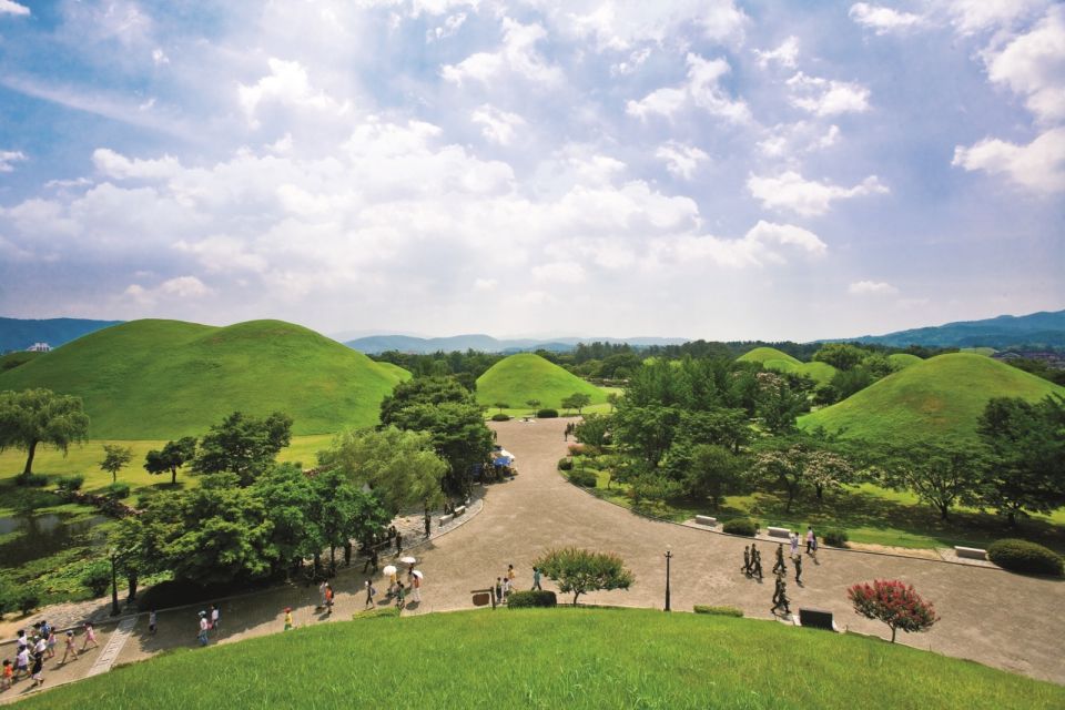 Gyeongju: UNESCO Heritage Tour Including Bulguksa Temple - Tour Duration and Group Size