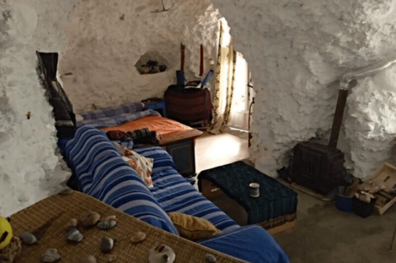 Gypsy Life: Sacromonte and the Caves Private Tour - Exploring the Albaicin Neighborhood