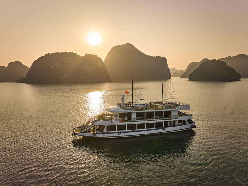 Ha Long & Bai Tu Long Bay Cruise Wt Kayakking & Buffet Lunch - Key Points