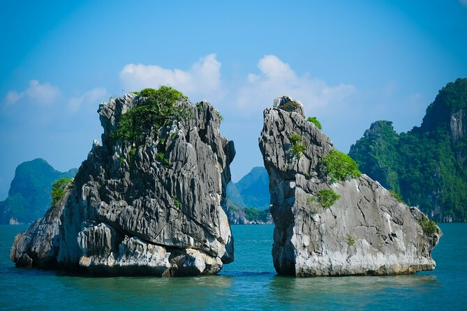 Ha Long Bay Cruise Day Tour-Cave, Kayaking,Ti Top Island & Lunch - Exploring Caves in Halong Bay