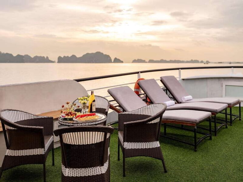 Ha Long Bay Deluxe Cruise & Kayaking - 1 Day - Key Points