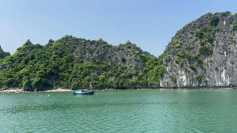 Ha Long Bay Full-Day Cruise Tour By 5 Star Cruise Ship - Kayaking or Bamboo Boat Ride at Luon Cave
