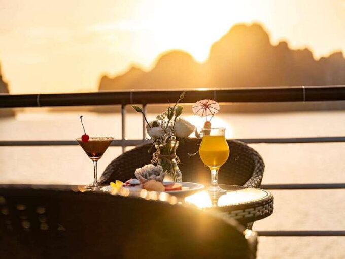 Ha Long Bay: Luxury Day Cruise, Caves, Kayak & Buffet Lunch - Delightful Vietnamese Buffet Lunch